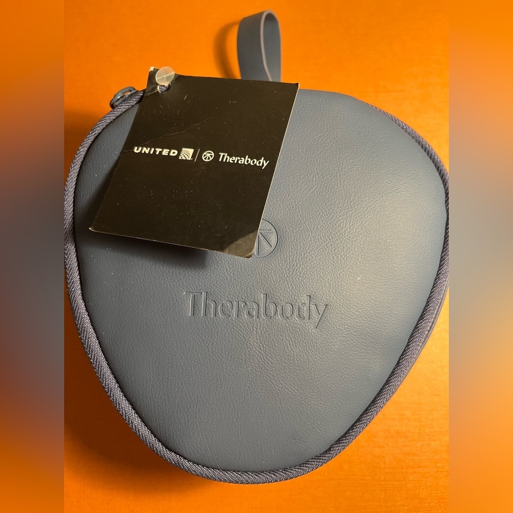 Therabody Travel Massage Kit in Blue collab with united Airlines ✈️✈️✈️✈️✈️ - Picture 6 of 8